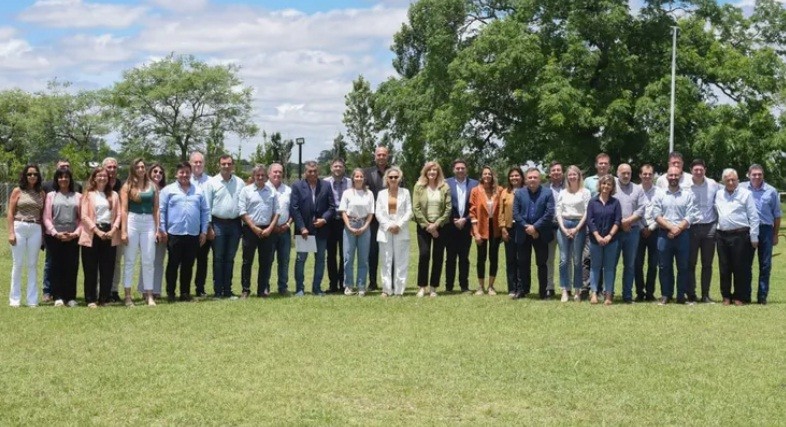 Entre Ríos: Intendentes peronistas repudian dichos de Milei contra Kicillof