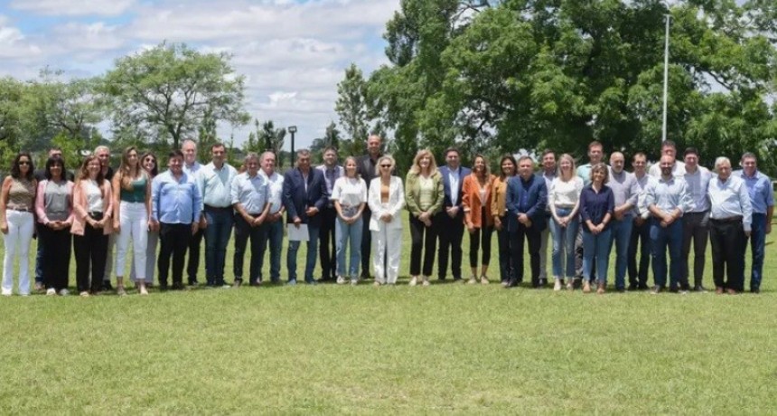 Entre Ríos: Intendentes peronistas repudian dichos de Milei contra Kicillof