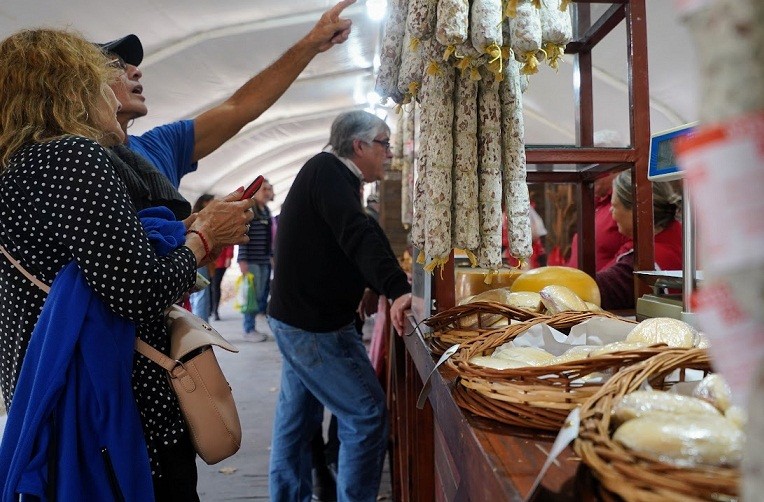 En Mercedes, delicias y entretenimiento continúan este domingo en la Previa del Salame Quintero