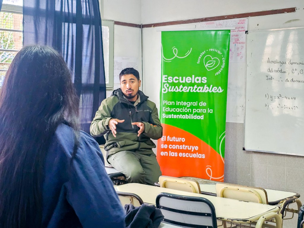 Berazategui: La Escuela Técnica 2 conmemoró el Día del Ambiente con una masiva jornada