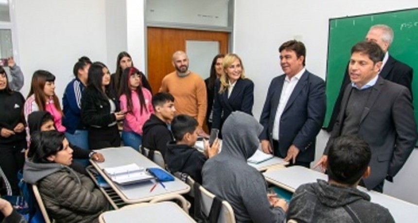 El Intedente Fernando Espinoza junto al Gobernador de la provincia de Buenos Aires Axel Kicillof recorrieron una de las 20 nuevas escuelas de La Matanza