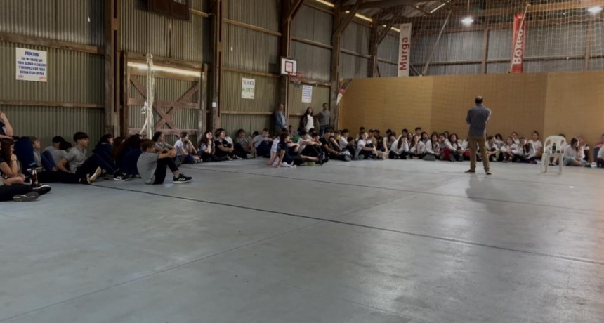Gral. Arenales: Charla sobre ludopatía convocó a la comunidad bajo la consigna “¿Cuánto perdés cuando ganás?”