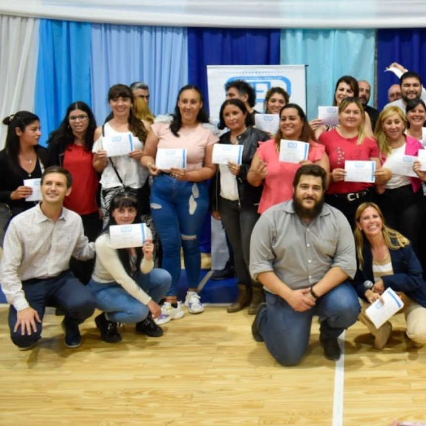 MANTEGAZZA PRESENTE EN LA FIESTA DE EGRESADOS DEL CENTRO DE FORMACION LABORAL N° 401