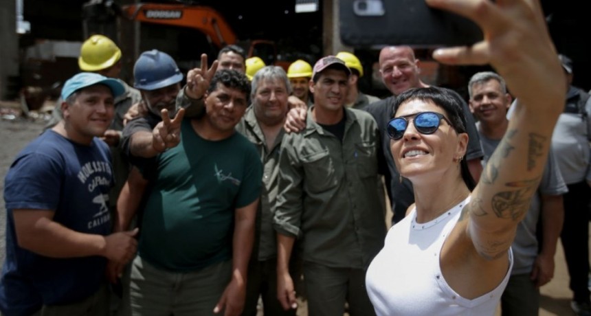 MAYRA RECORRIÓ LA EMPRESA METAL SOLVER Y DIALOGÓ CON SUS AUTORIDADES Y TRABAJADORES