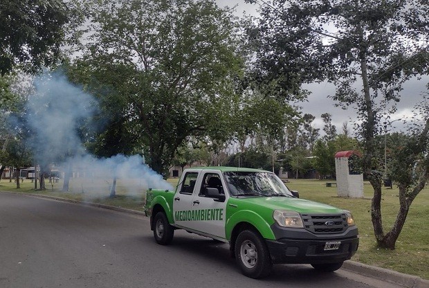 El Municipio de Esteban Echeverría continúa con los operativos de fumigación en el distrito