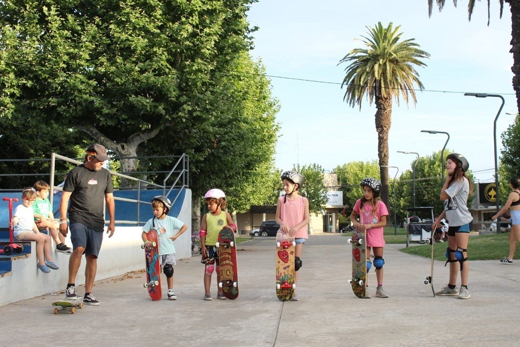 Bolivar: Primera clase demostrativa de la Escuela Municipal de Skate
